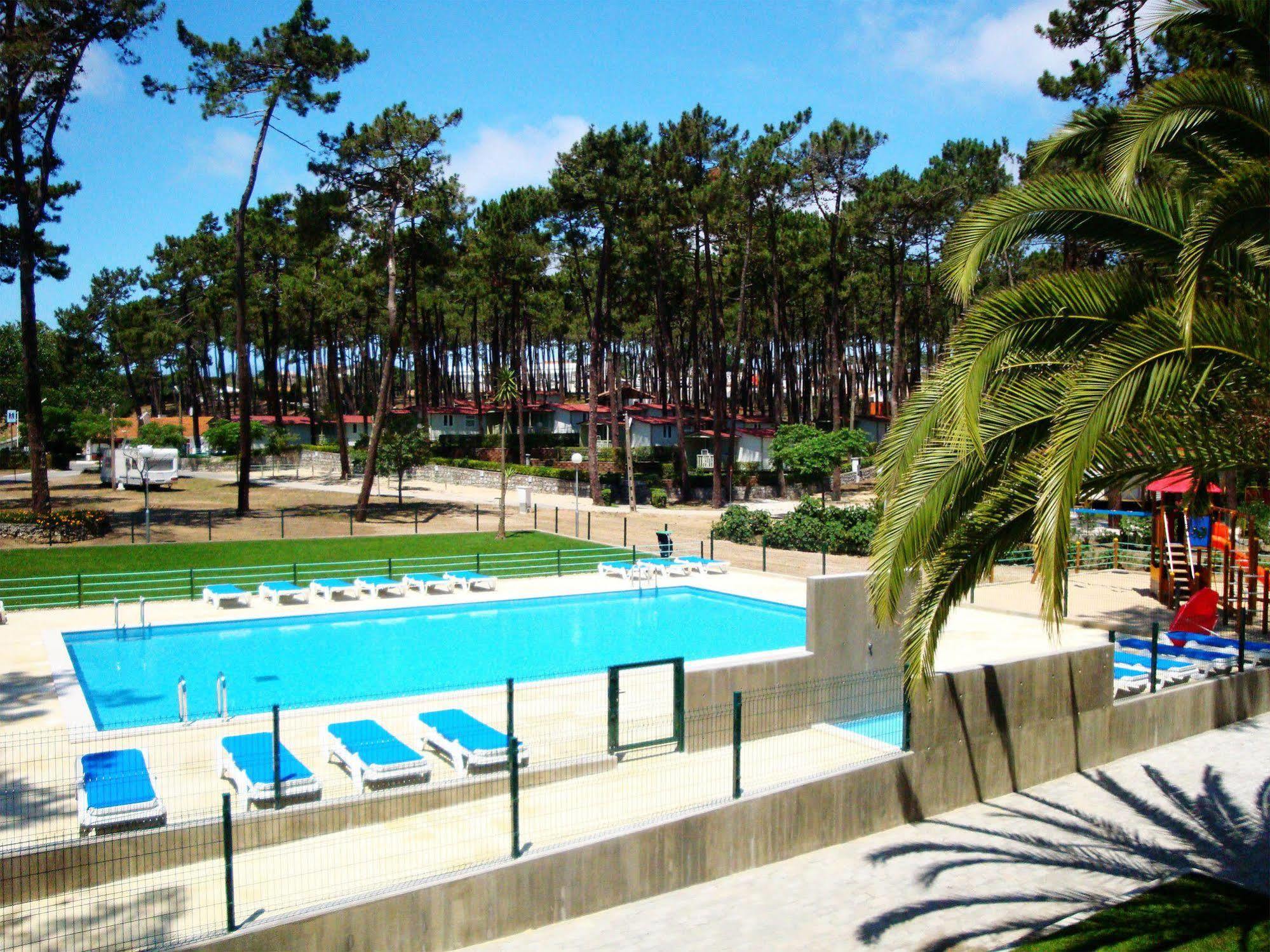 Hotel Orbitur Valado Bungalows Caravan Park Nazaré Exterior foto