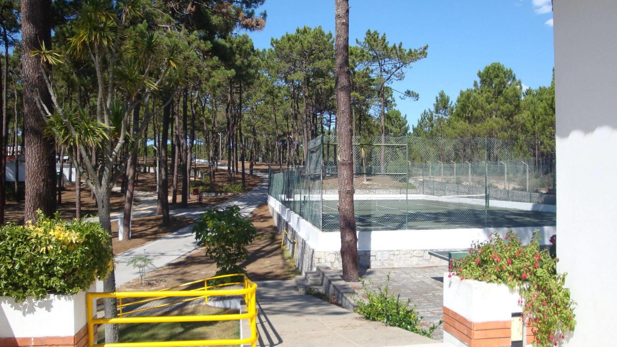 Hotel Orbitur Valado Bungalows Caravan Park Nazaré Exterior foto
